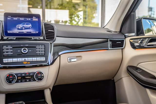 Used 2018 Mercedes-Benz GLS 550 4MATIC image 40