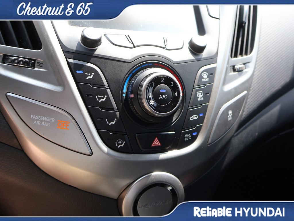 Used 2016 Hyundai Veloster FWD image 32