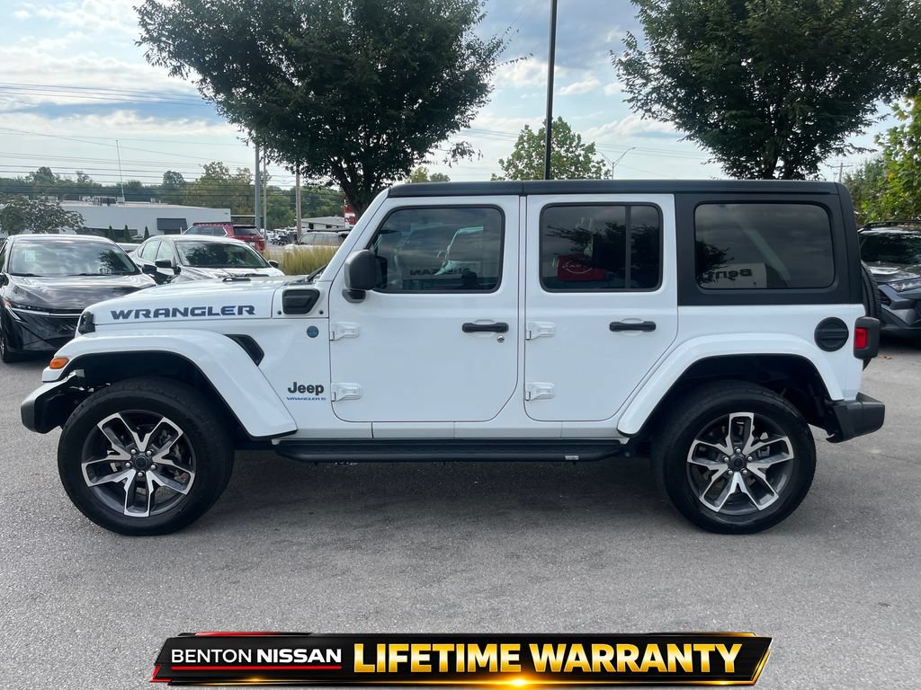 Used 2024 Jeep Wrangler Unlimited w/ Convenience Group AWD/4WD image 5
