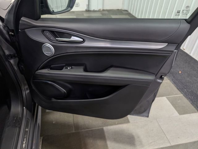Used 2023 Alfa Romeo Stelvio Veloce image 27