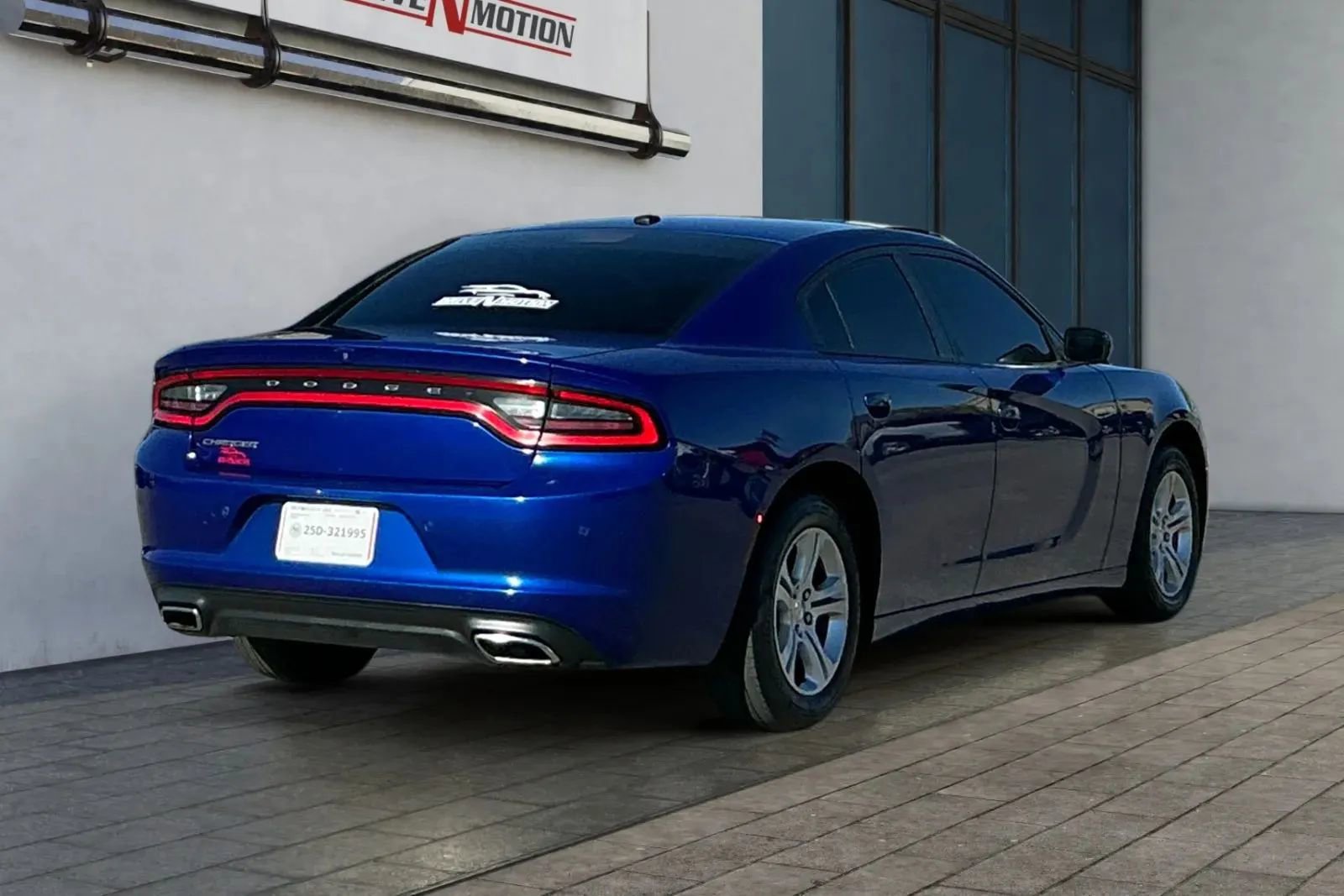 Used 2021 Dodge Charger SXT w/ Leather Interior Group image 4