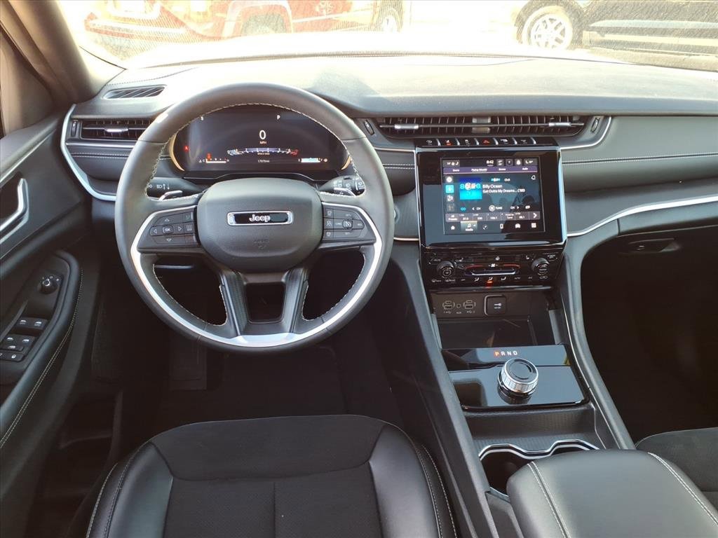 Certified 2024 Jeep Grand Cherokee Altitude image 12