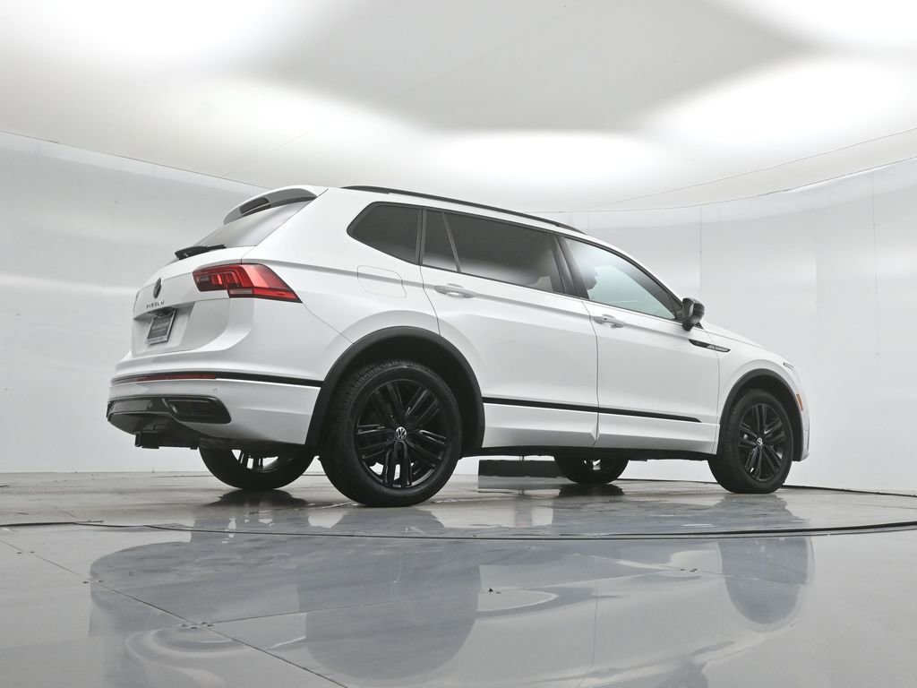 Used 2022 Volkswagen Tiguan SE R-Line FWD image 47
