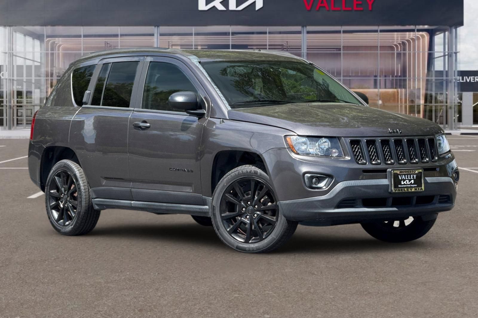 Used 2015 Jeep Compass Sport w/ Power Value Group FWD image 2