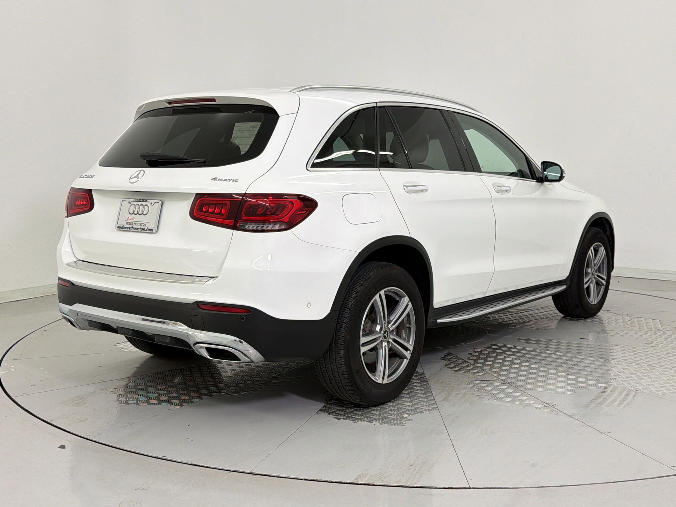 Used 2022 Mercedes-Benz GLC 300 4MATIC w/ Premium Package Lite image 9