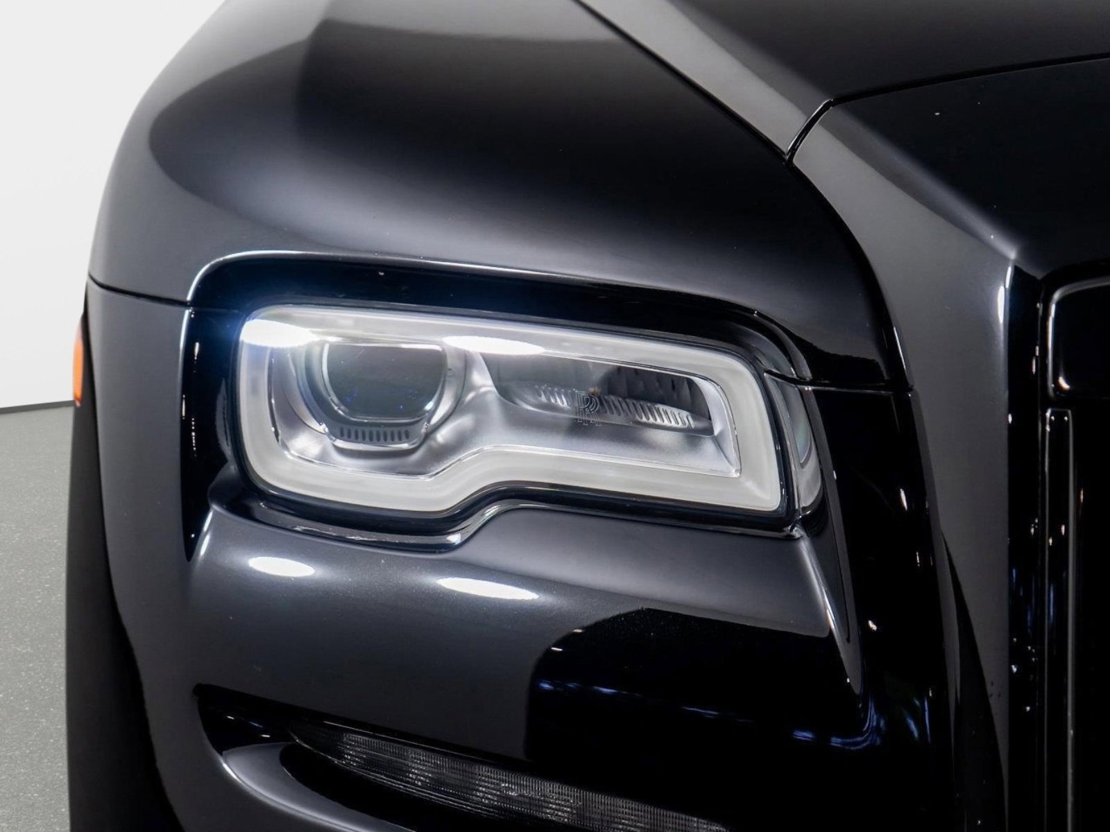 Used 2019 Rolls-Royce Wraith image 11