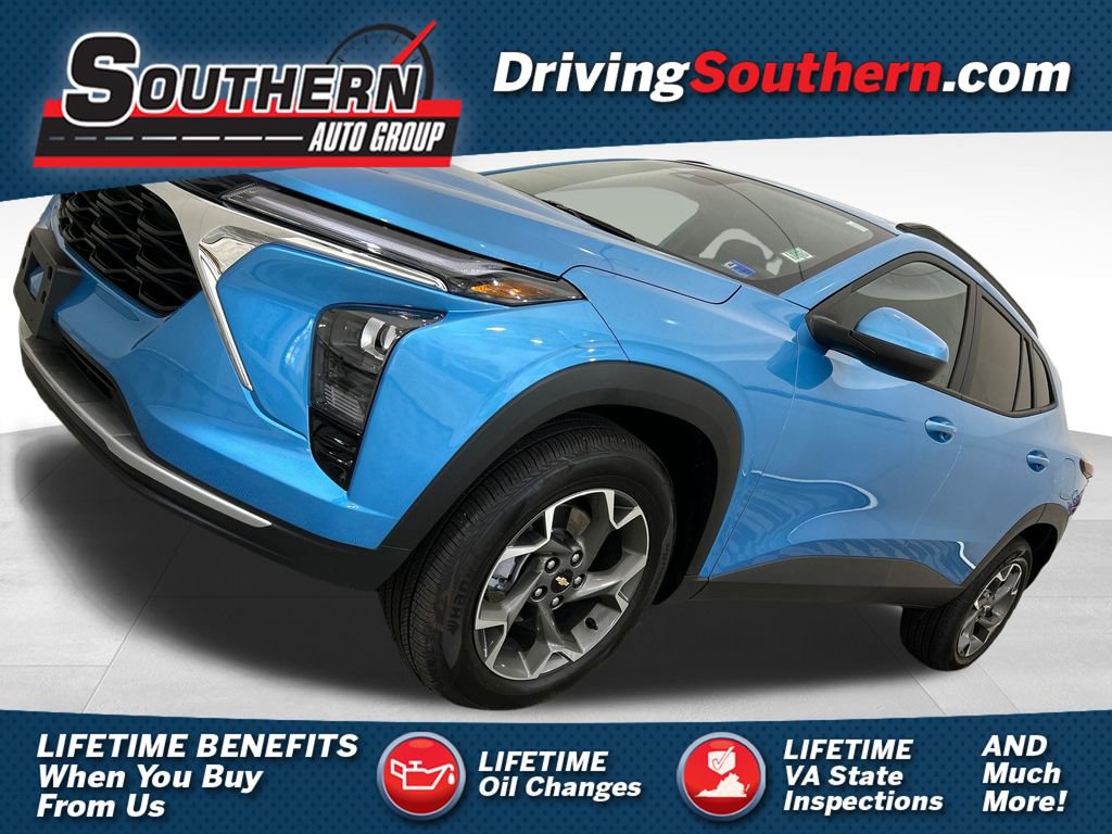 Used 2025 Chevrolet Trax LT w/ Driver Confidence Package