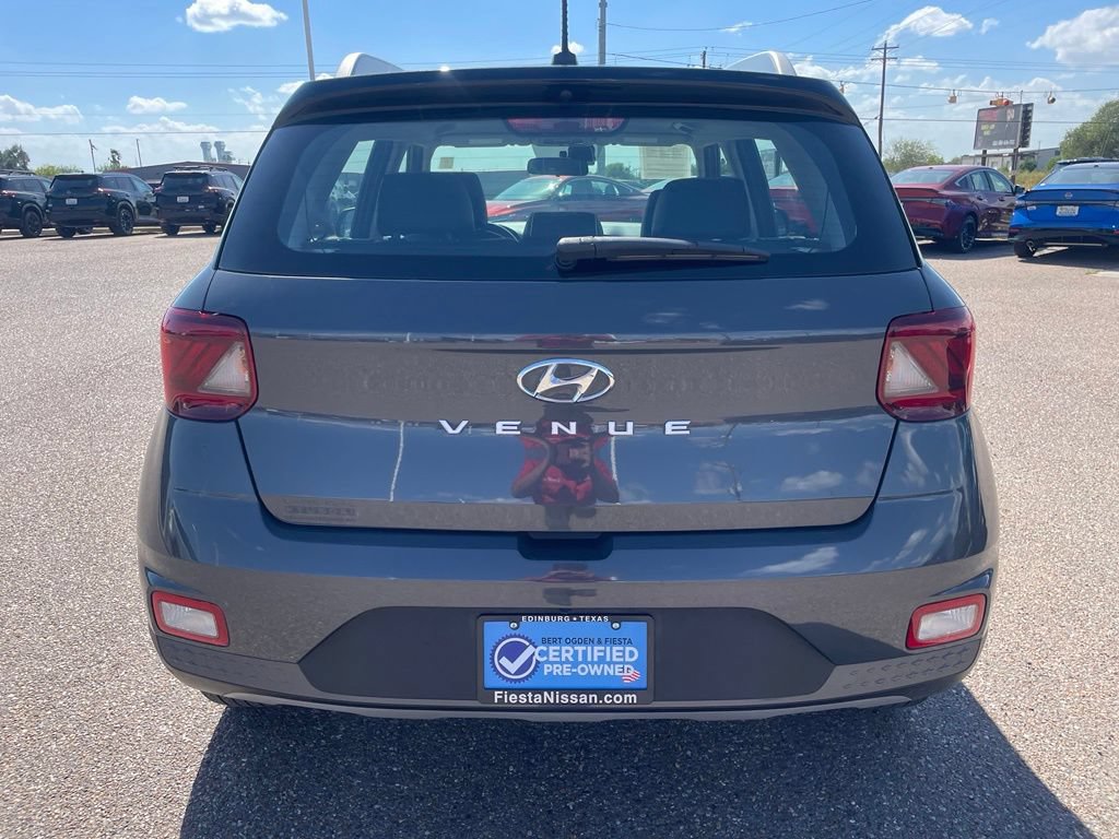 Used 2024 Hyundai Venue Limited FWD image 6
