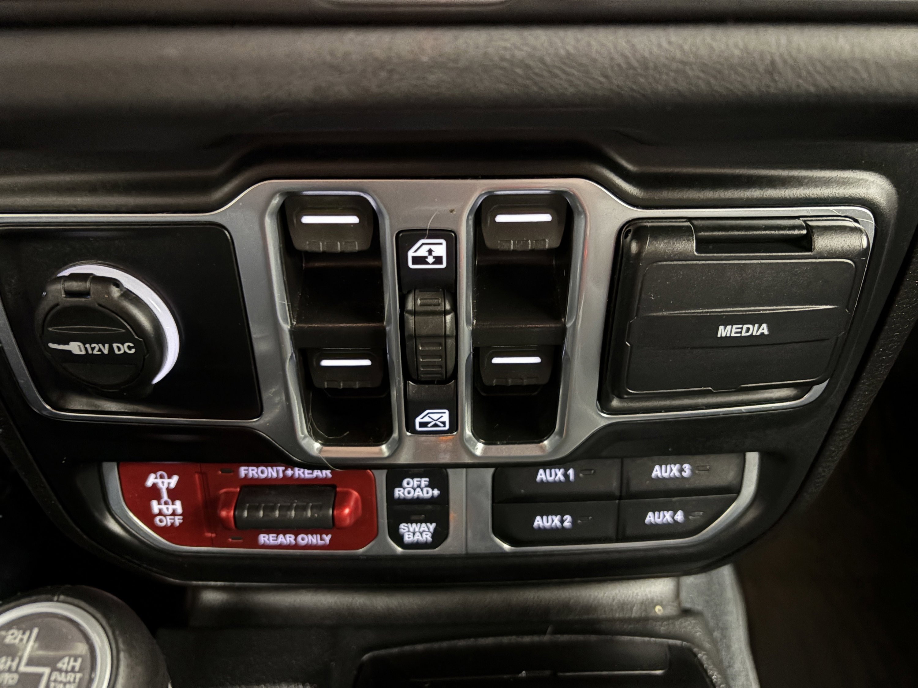 Used 2024 Jeep Wrangler Unlimited Rubicon 4xe image 19