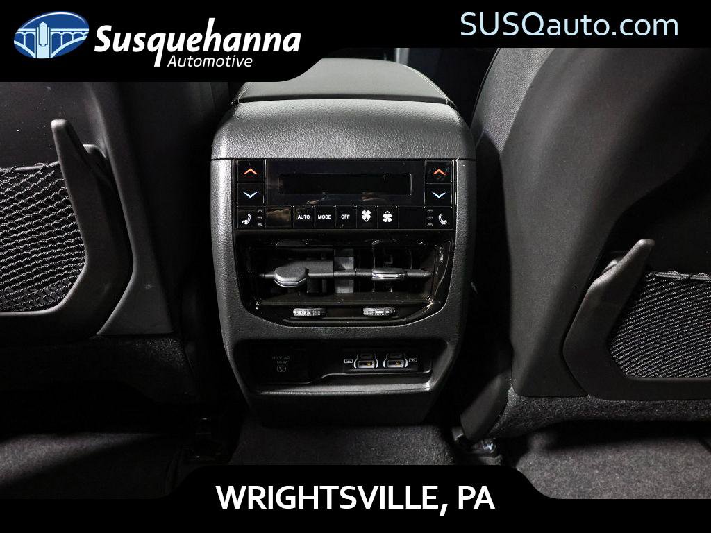 Used 2023 Jeep Grand Cherokee Overland w/ Advanced Protech Group III image 22