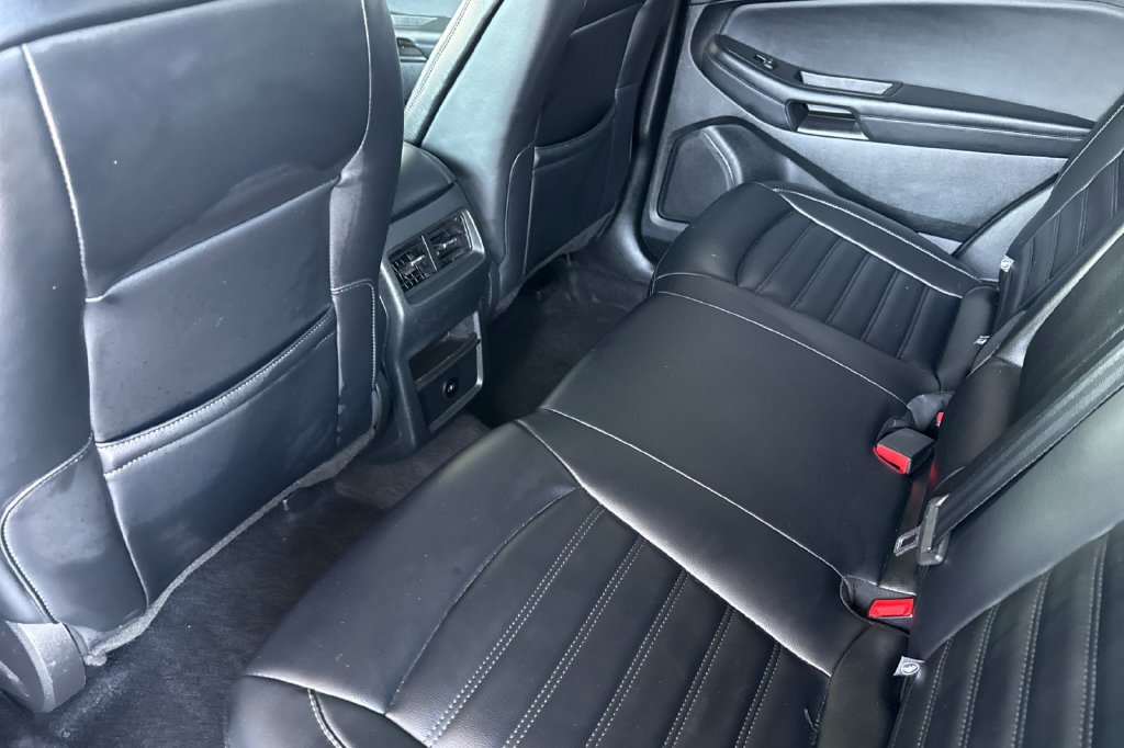 Used 2024 Ford Edge SEL AWD/4WD image 12