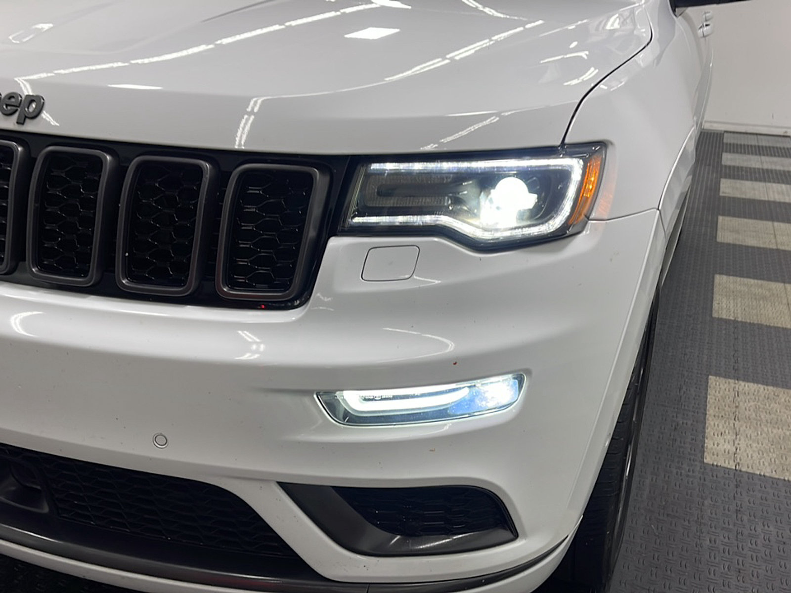 Used 2019 Jeep Grand Cherokee High Altitude AWD/4WD image 27
