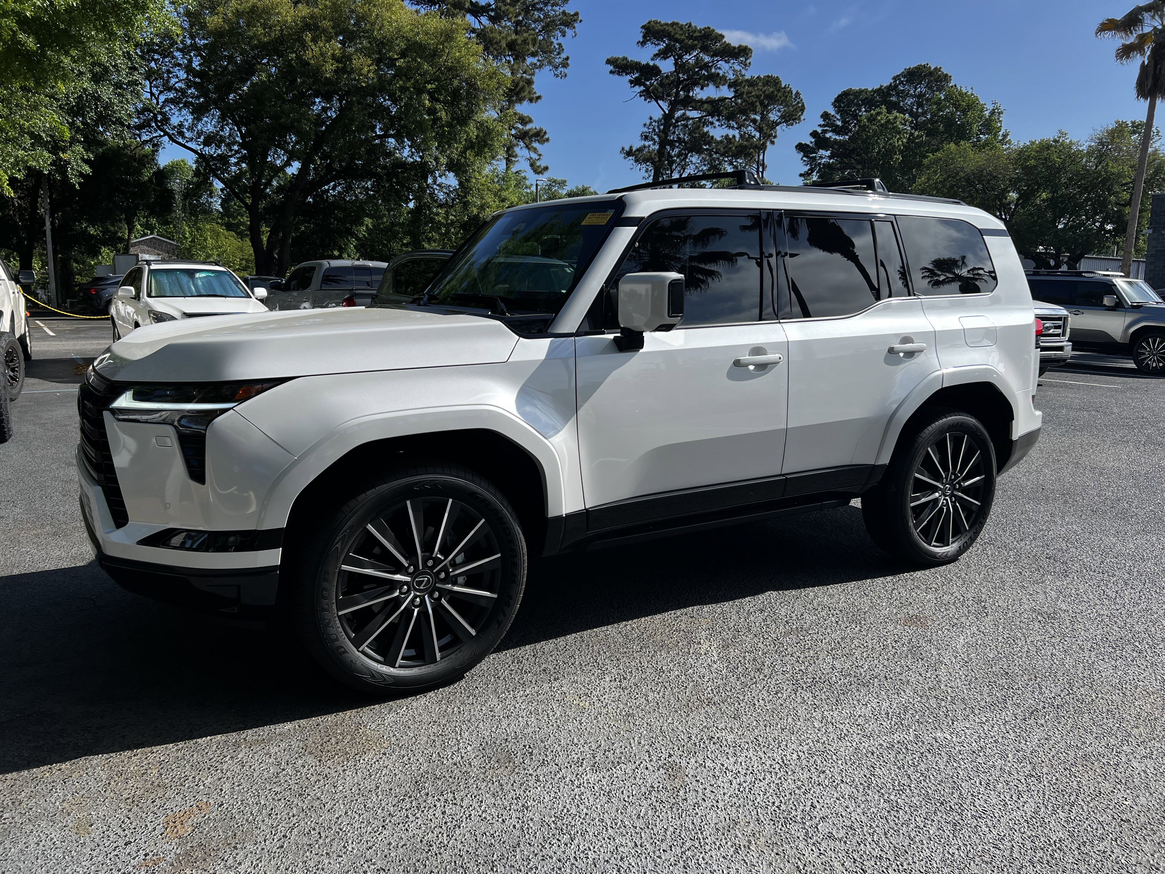 Used 2025 Lexus GX 550 w/ Accessory Package (2T) image 6