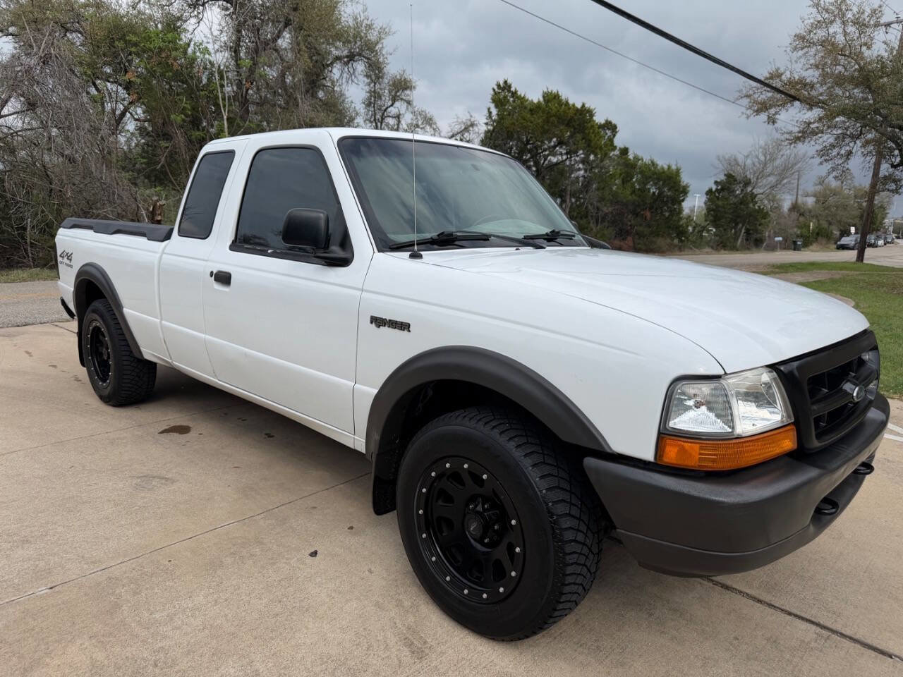 Used 2000 Ford Ranger XL image 1