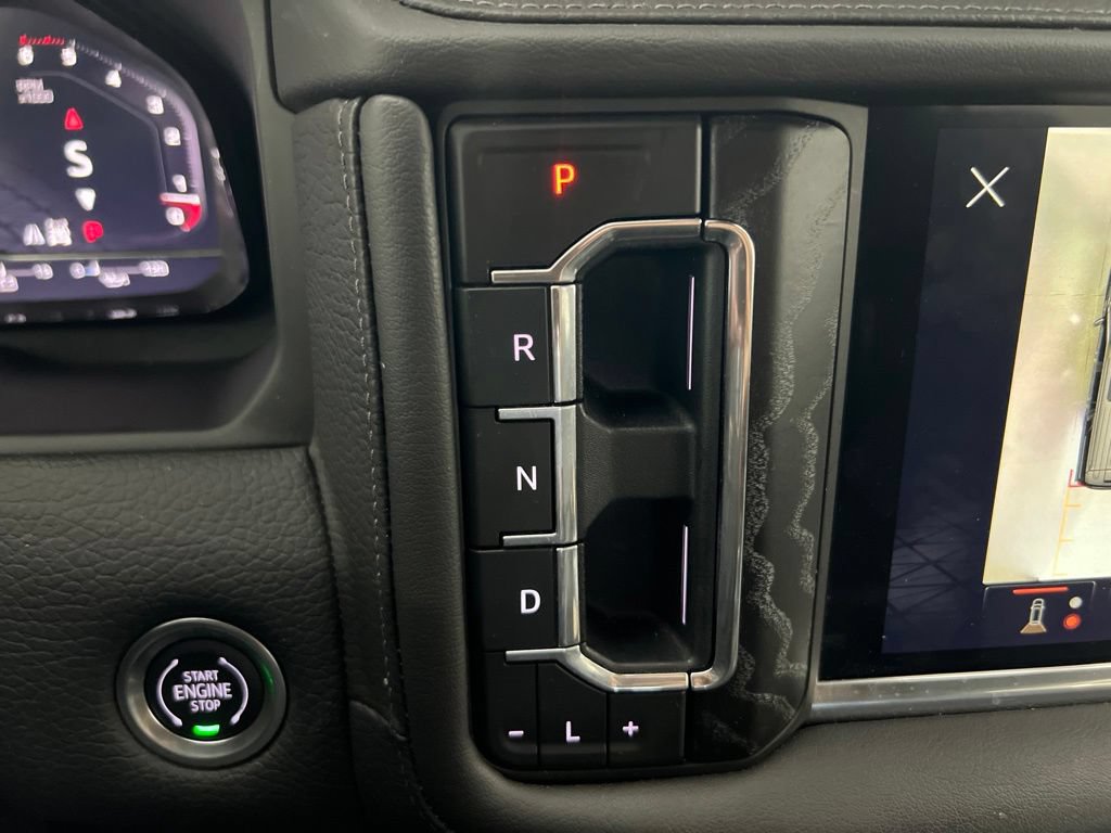 Used 2024 GMC Yukon Denali w/ Advanced Technology Package AWD/4WD image 14