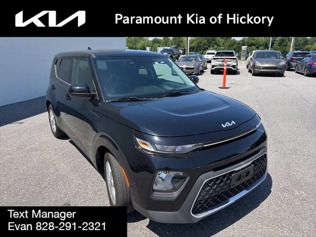 Used 2022 Kia Soul LX w/ Technology Package FWD image 3