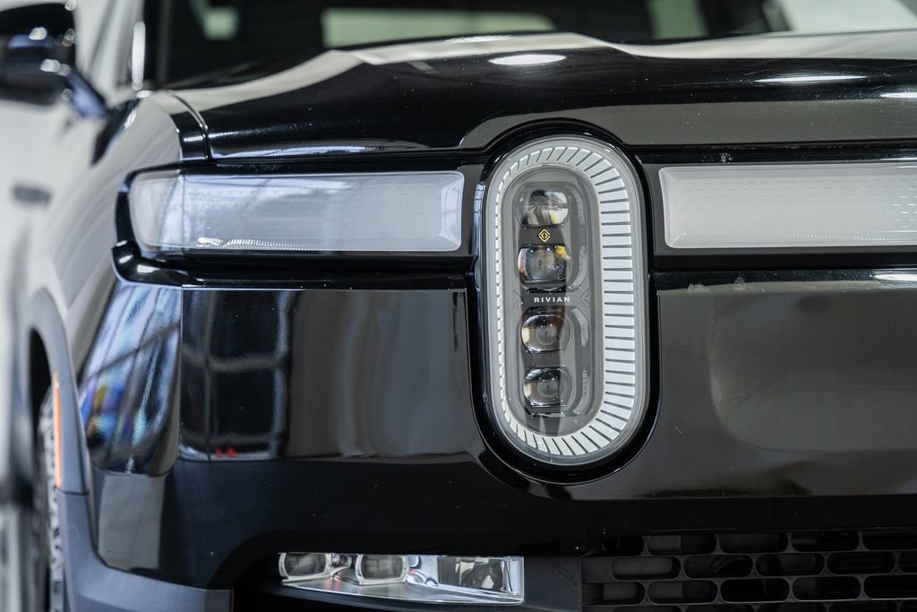 Used 2022 Rivian R1T Adventure image 10