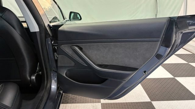 Used 2020 Tesla Model 3 Standard Range Plus RWD image 24