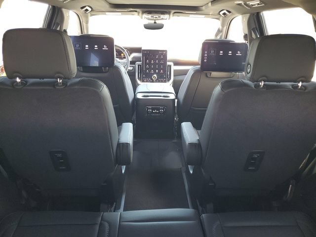 Used 2026 GMC Yukon Denali w/ Denali Reserve Package AWD/4WD image 32