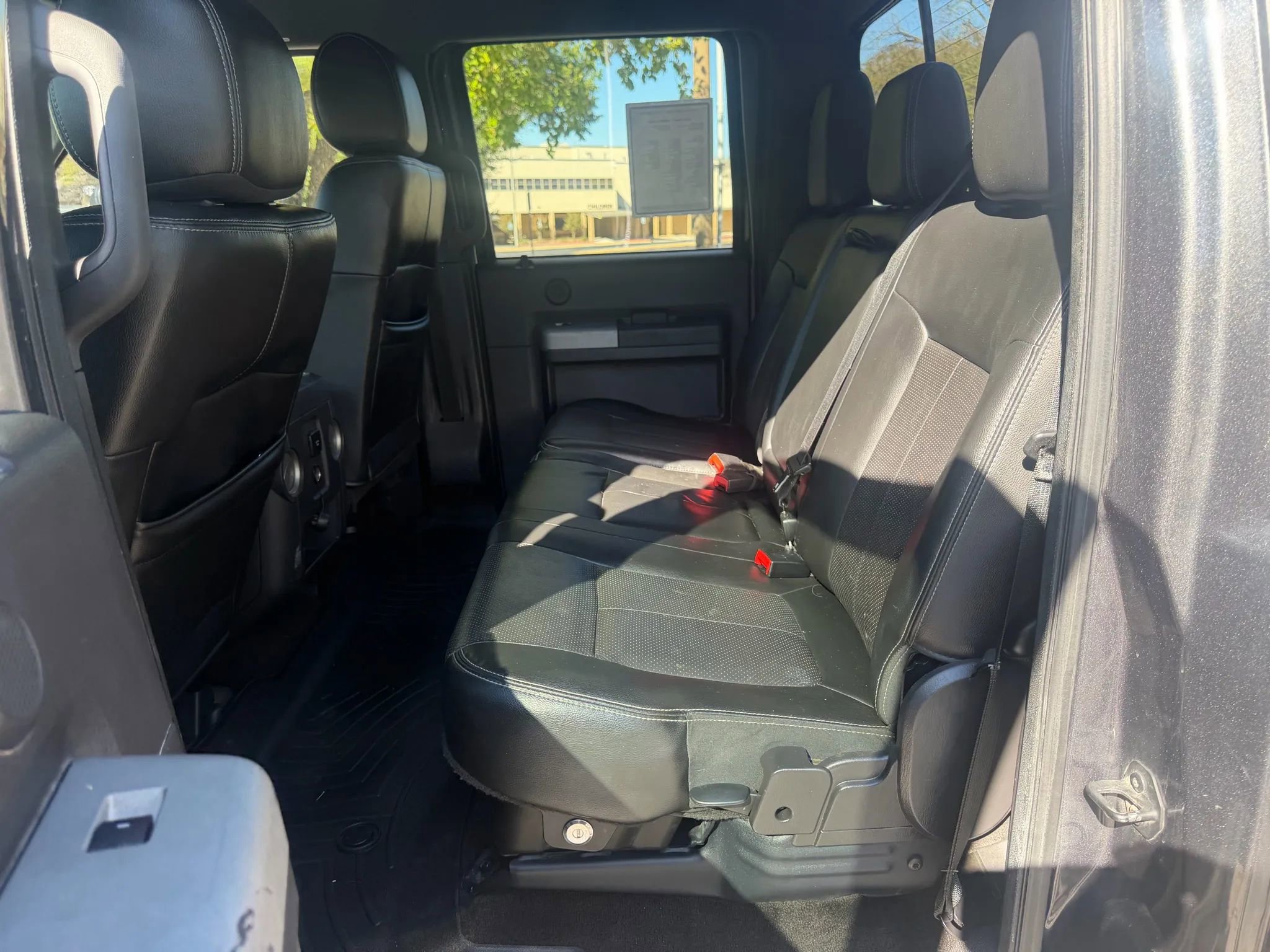 Used 2015 Ford F350 Lariat w/ Lariat Interior Package AWD/4WD image 10