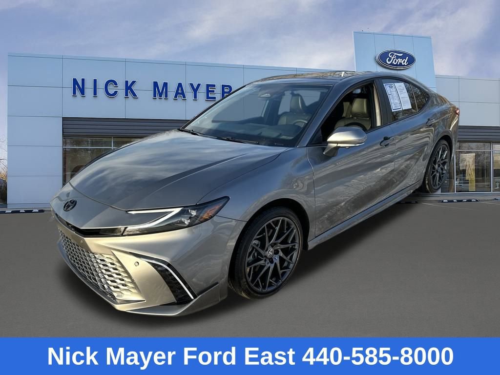 Used 2025 Toyota Camry XSE image 3