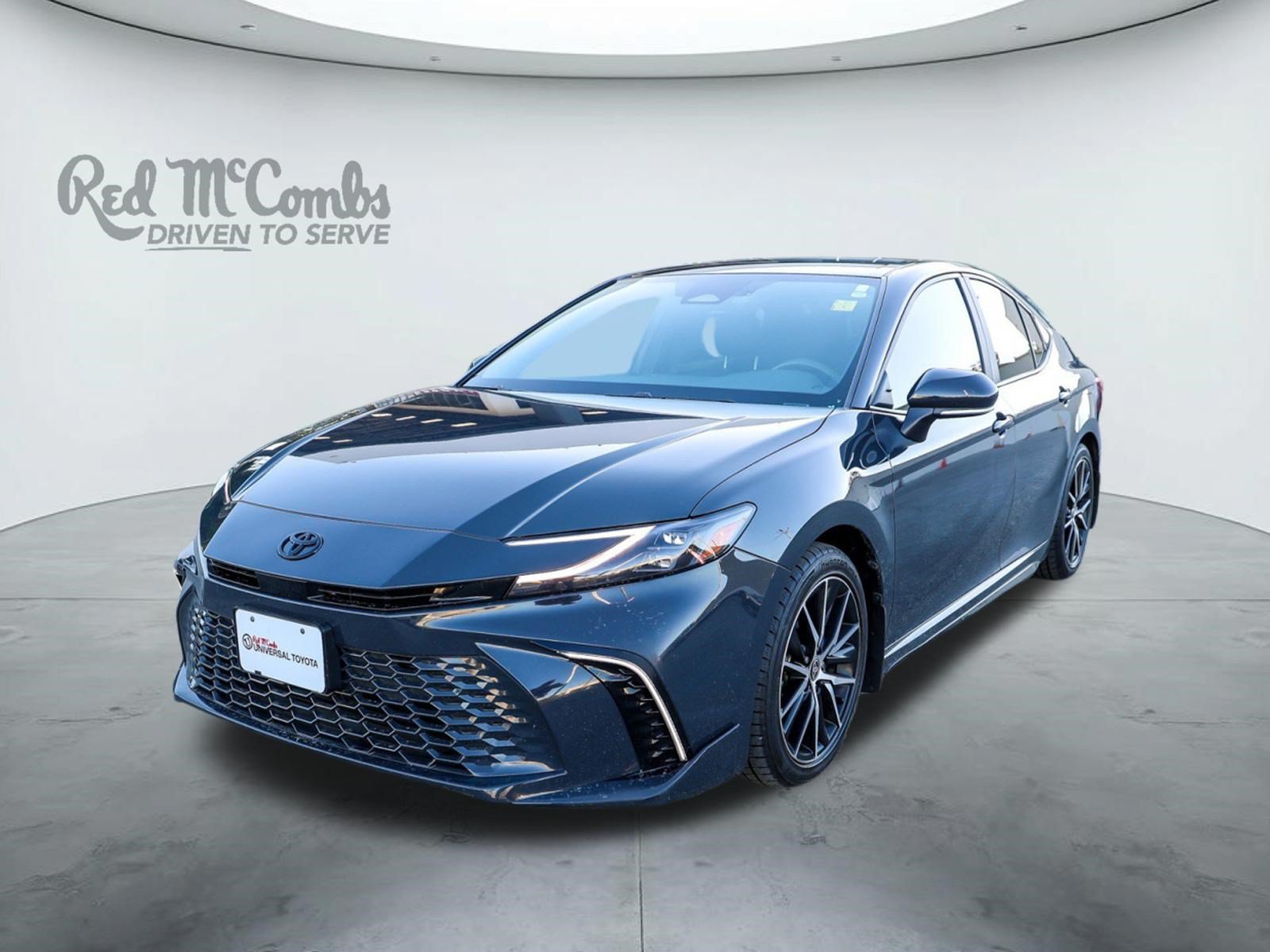Used 2025 Toyota Camry XSE FWD image 1