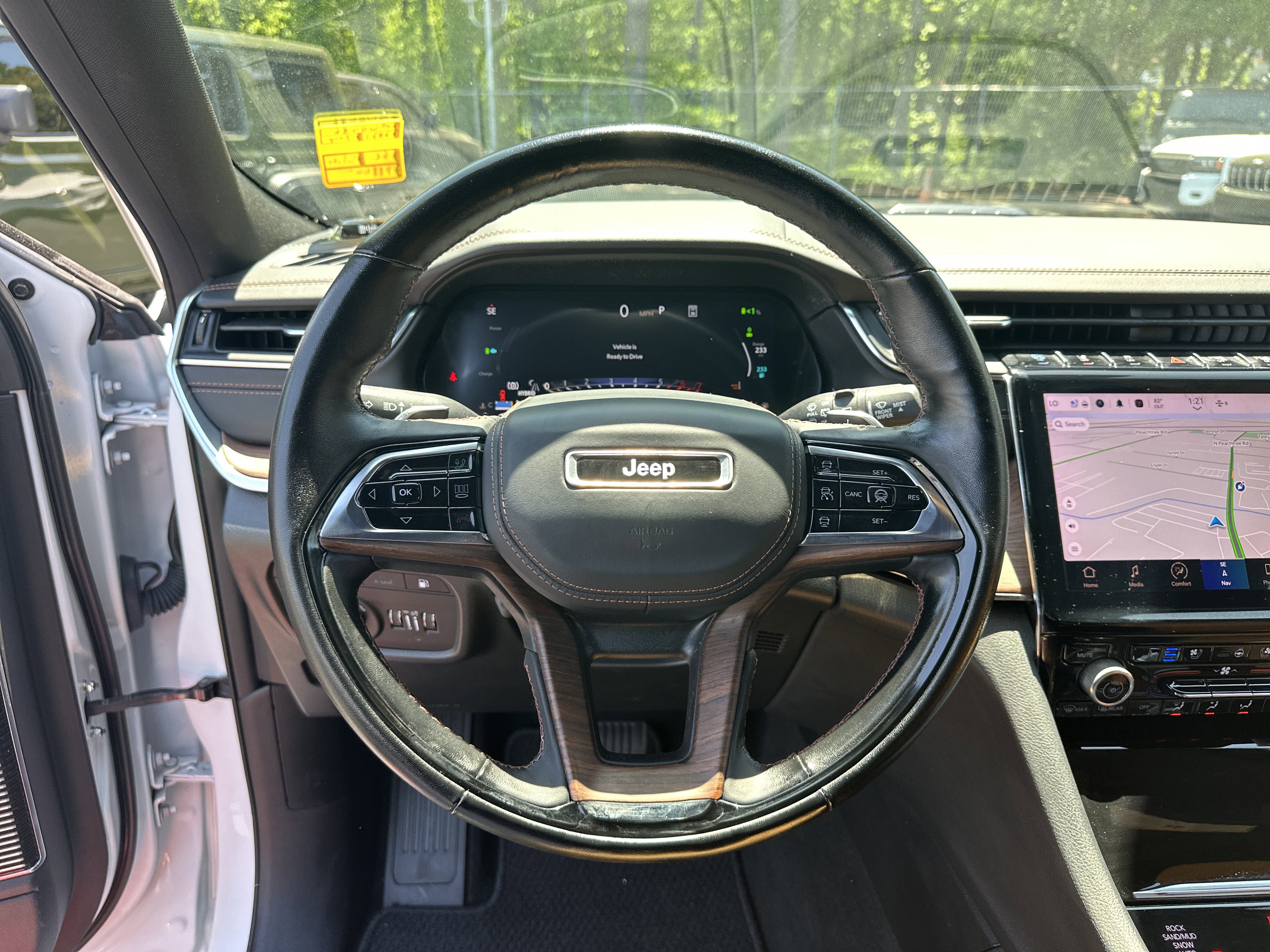 Used 2023 Jeep Grand Cherokee Summit w/ Advanced Protech Group IV AWD/4WD image 27
