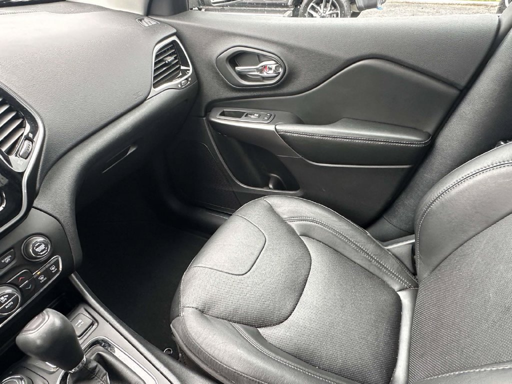Used 2020 Jeep Cherokee Limited AWD/4WD image 31