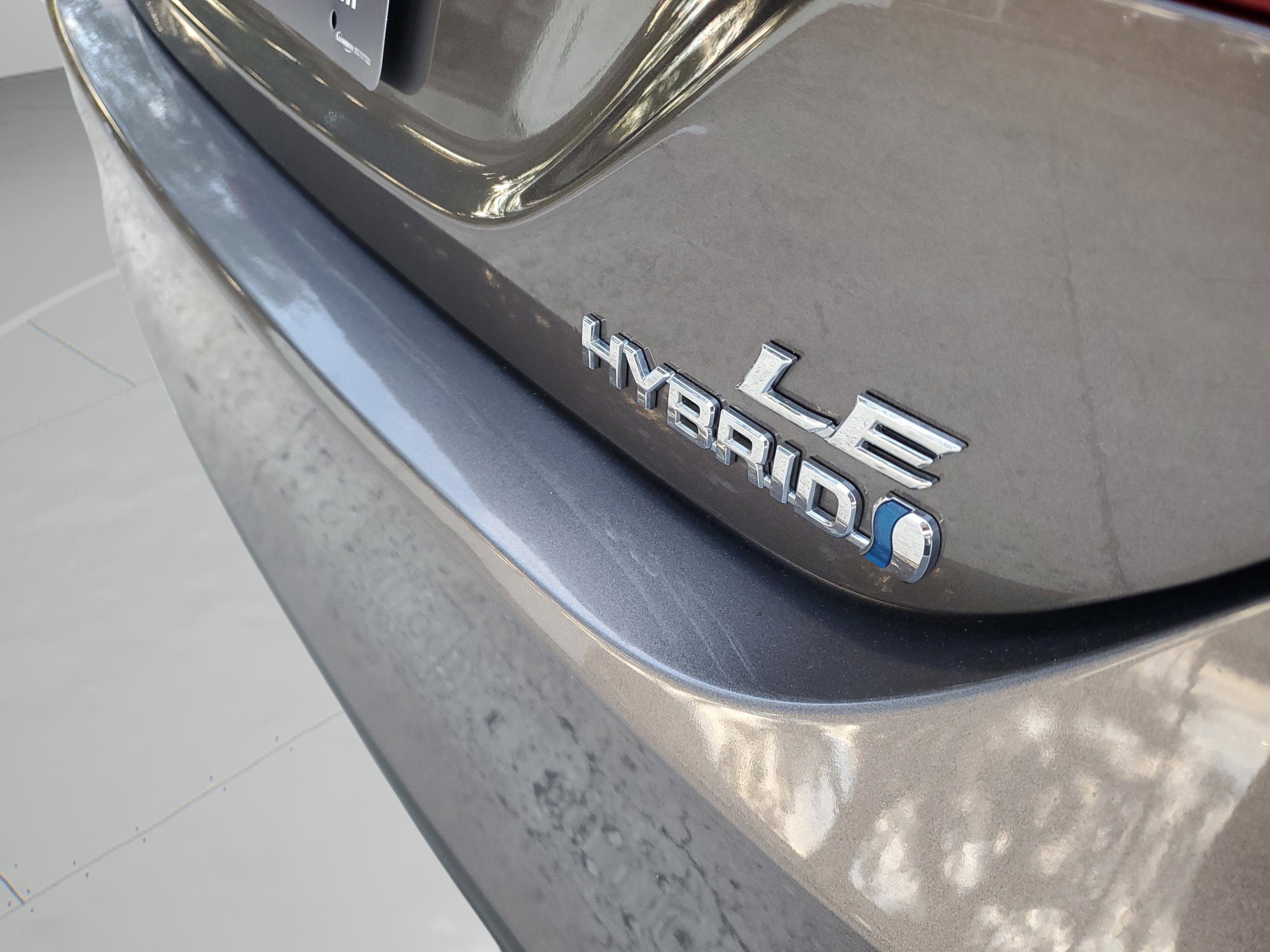 Used 2022 Toyota Camry LE image 32