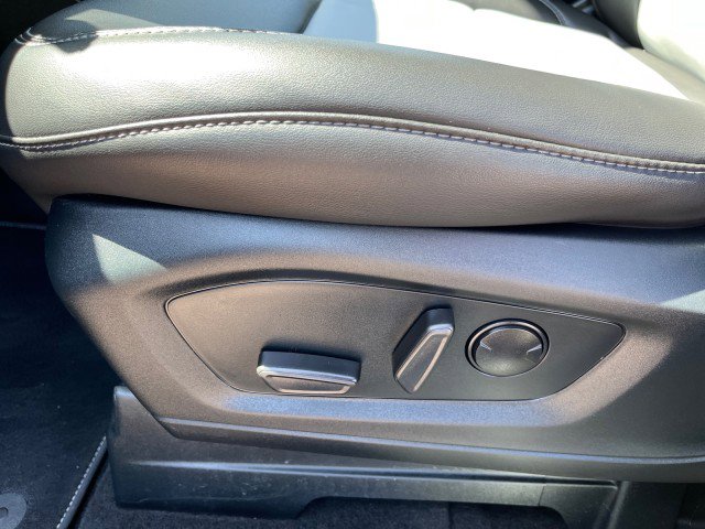 Used 2023 Ford Explorer XLT w/ Equipment Group 202A image 13