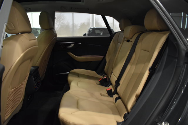 Used 2025 Audi Q8 Premium Plus w/ Premium Plus Package image 33