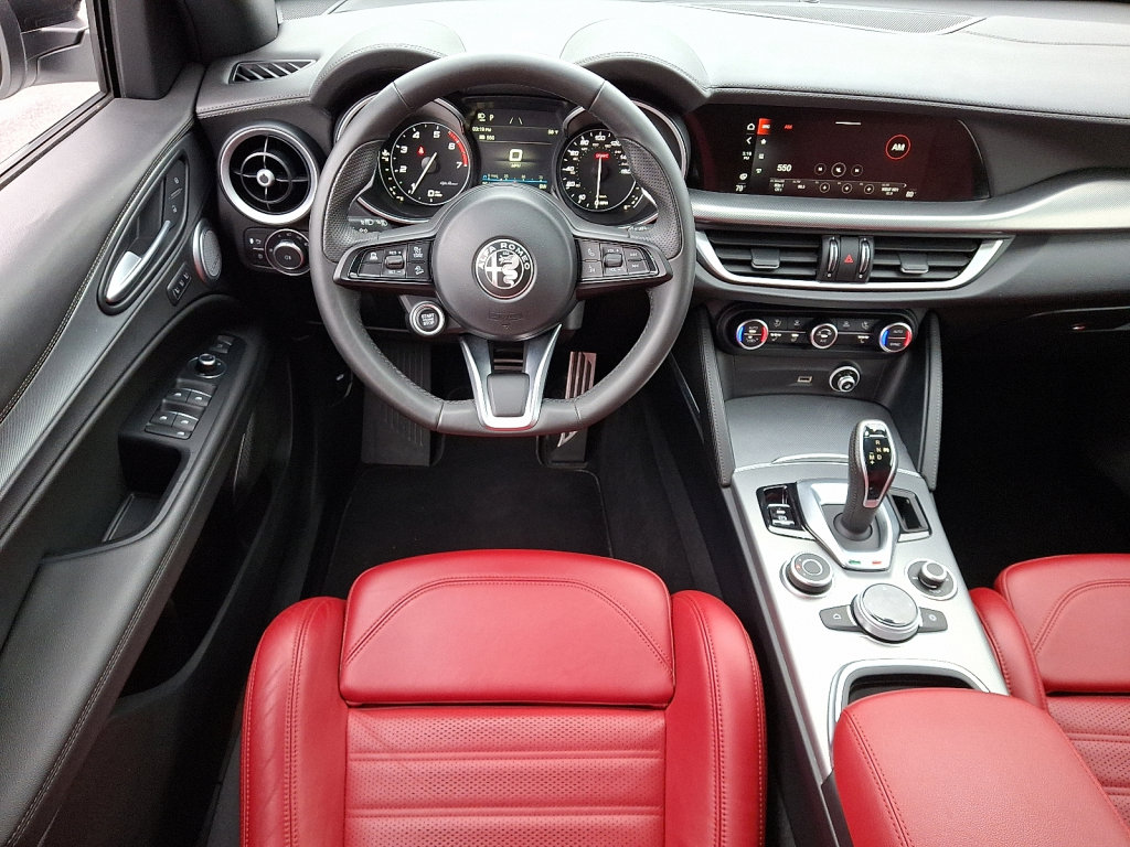 Used 2023 Alfa Romeo Stelvio Veloce image 22