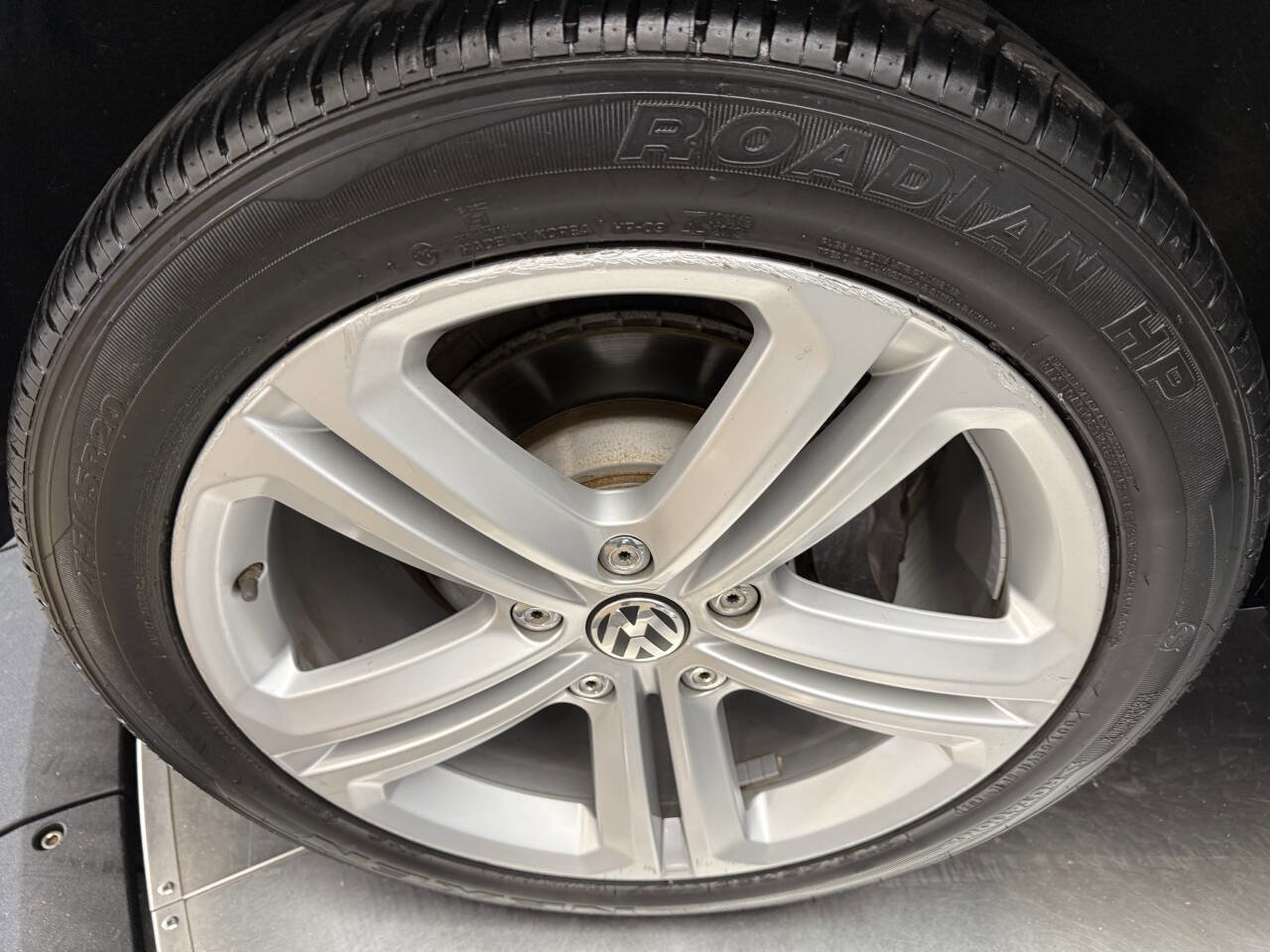 Used 2014 Volkswagen Touareg VR6 image 34