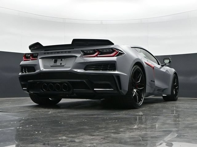 Used 2025 Chevrolet Corvette Z06 w/ Stealth Interior Trim Package RWD image 39