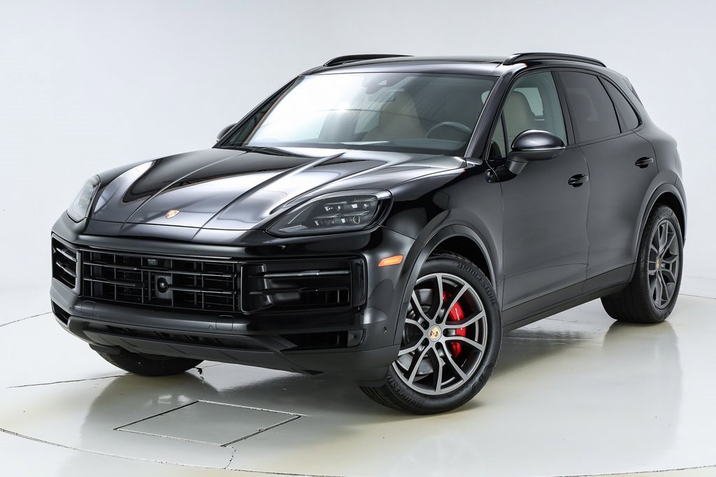 Certified 2024 Porsche Cayenne S image 1