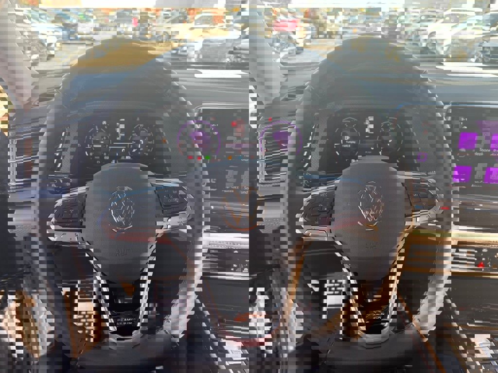 Used 2025 Volkswagen Atlas Peak Edition SE image 17