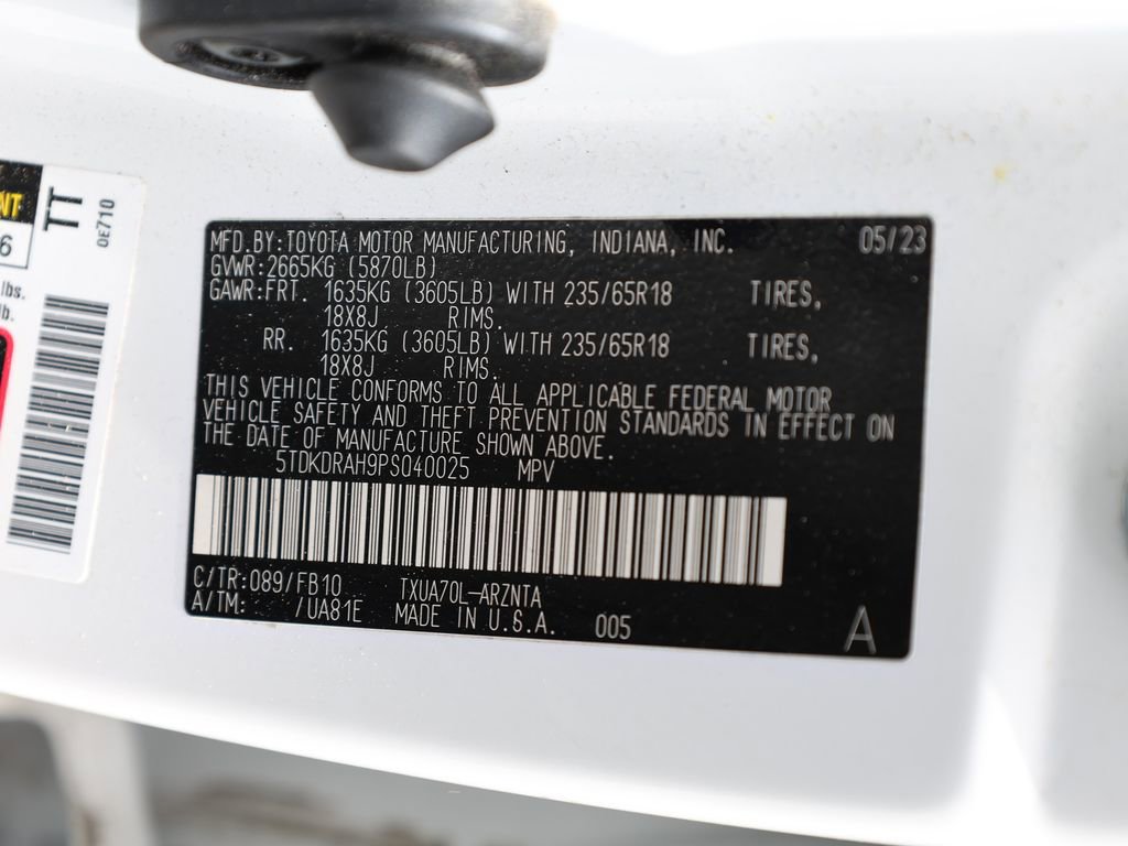 Used 2023 Toyota Highlander LE FWD image 39