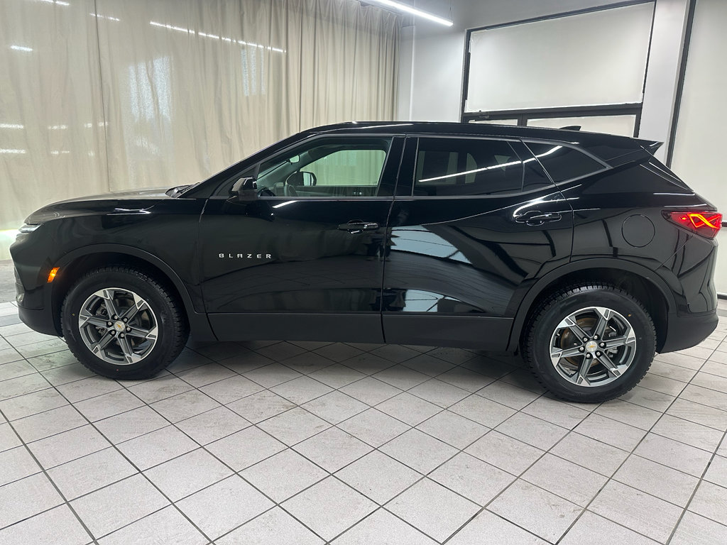 Certified 2025 Chevrolet Blazer LT AWD/4WD image 10