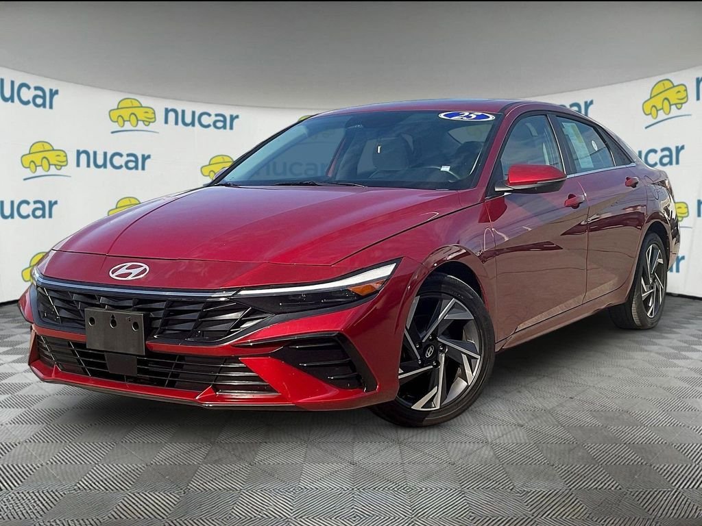 Certified 2025 Hyundai Elantra Limited FWD image 3