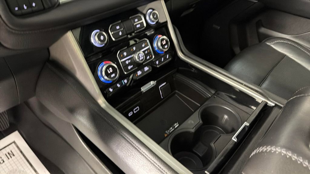 Used 2021 GMC Yukon Denali w/ Denali Premium Package AWD/4WD image 24
