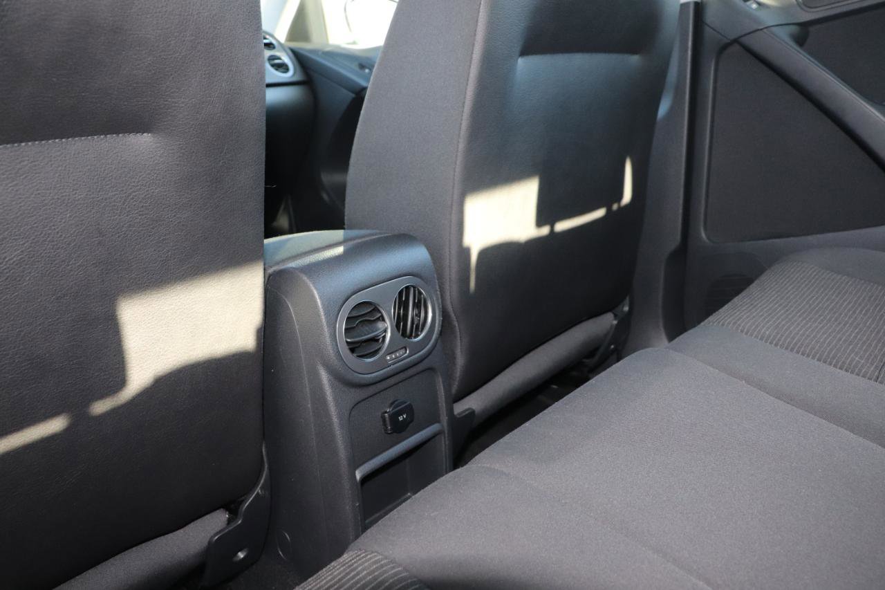 Used 2013 Volkswagen Tiguan S FWD image 21