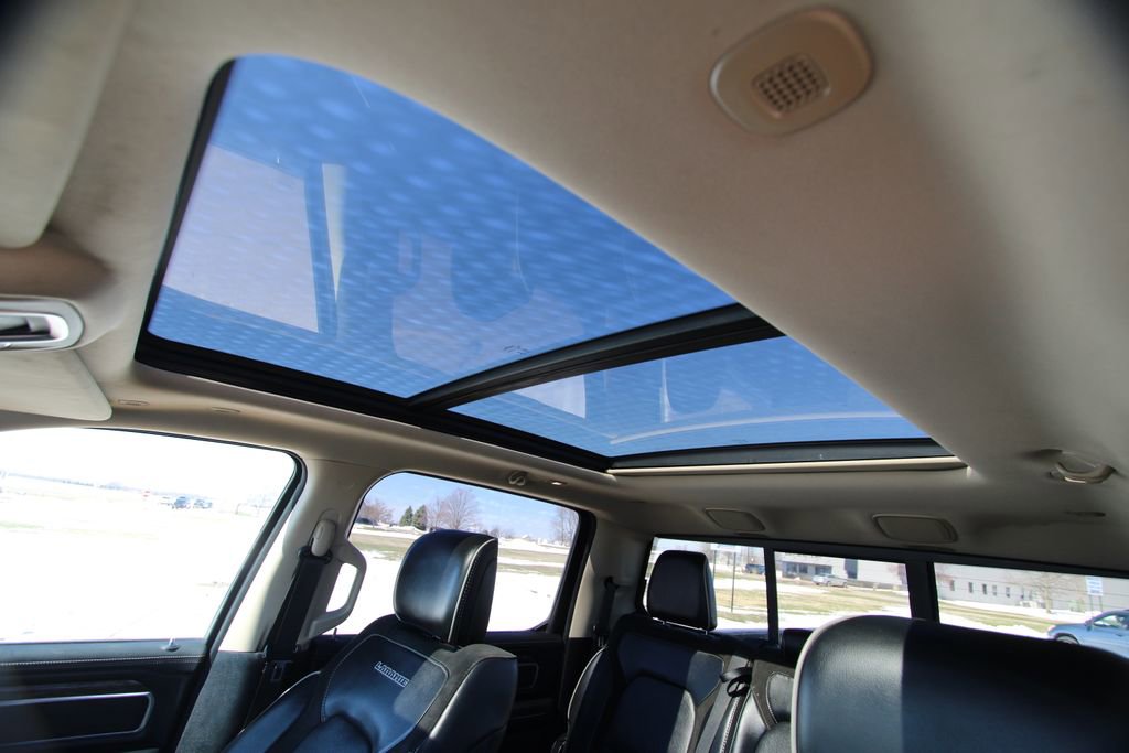 Used 2019 RAM 1500 Laramie image 11