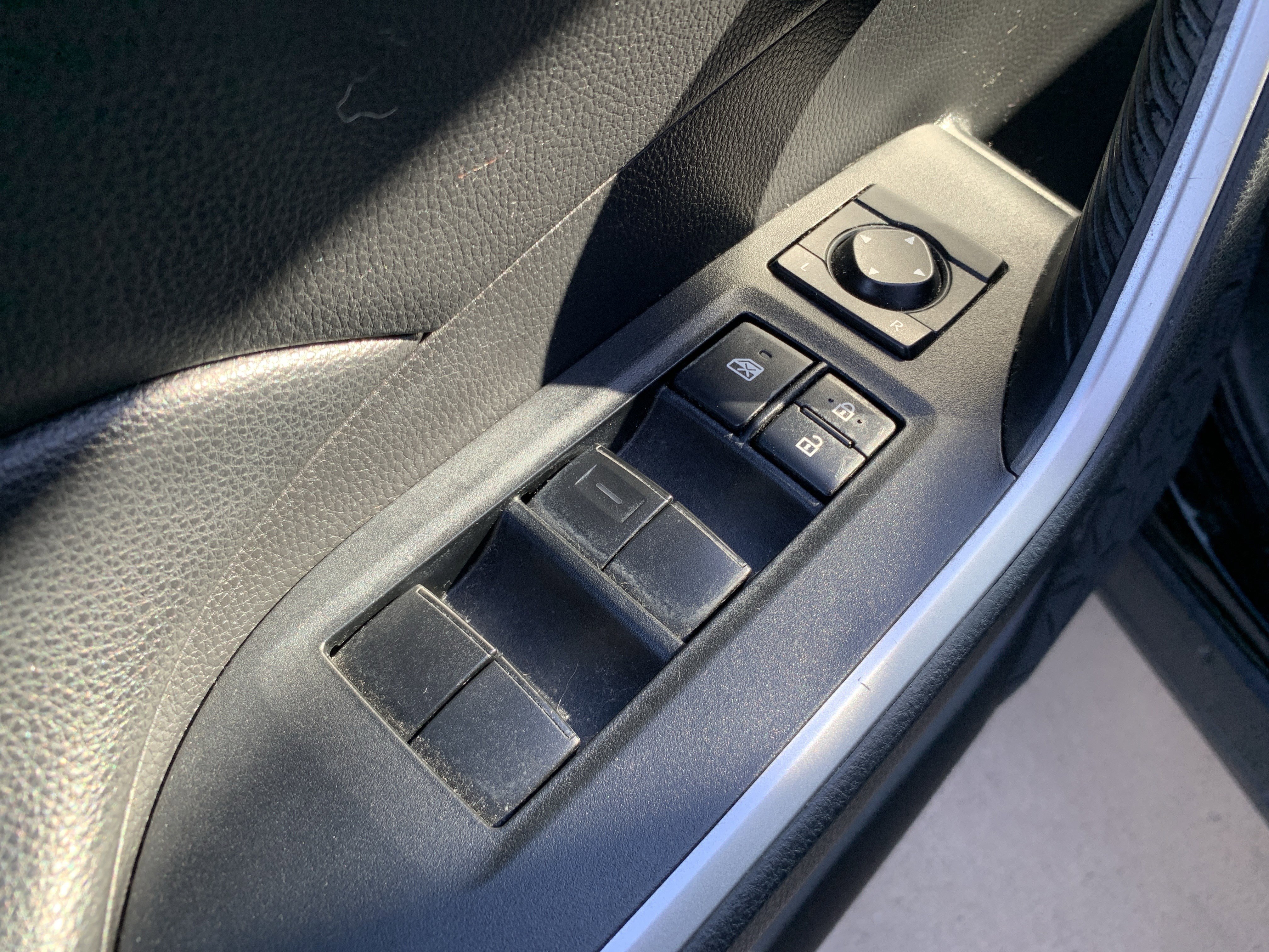 Used 2020 Toyota RAV4 LE w/ All Weather Liner Package image 15