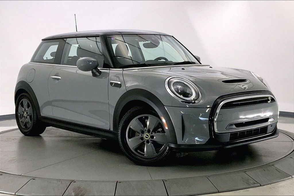 Used 2022 MINI Cooper SE image 1