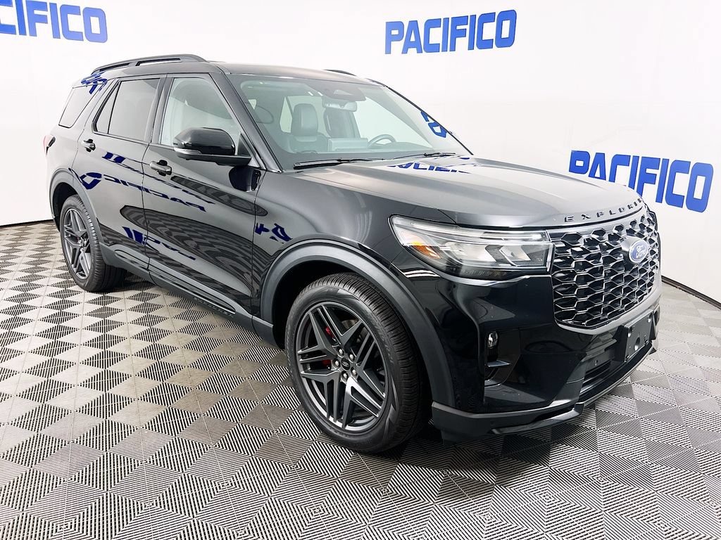 Used 2025 Ford Explorer ST w/ Sun And Sound Package AWD/4WD image 1