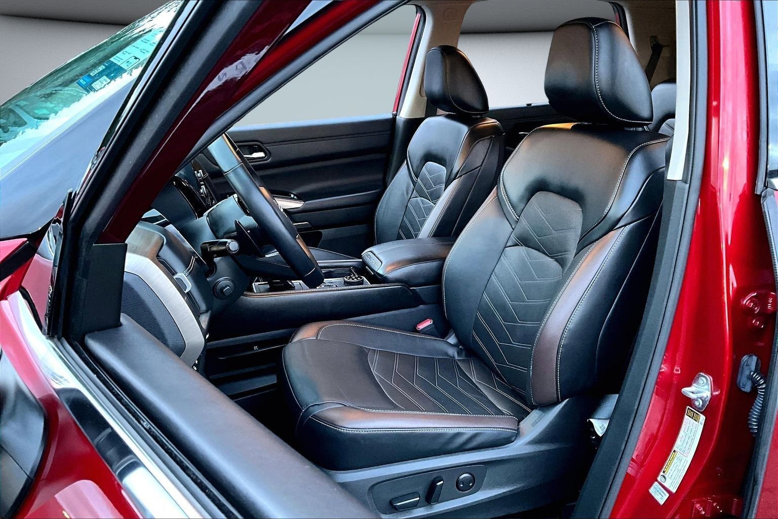 Used 2023 Nissan Pathfinder Platinum image 20