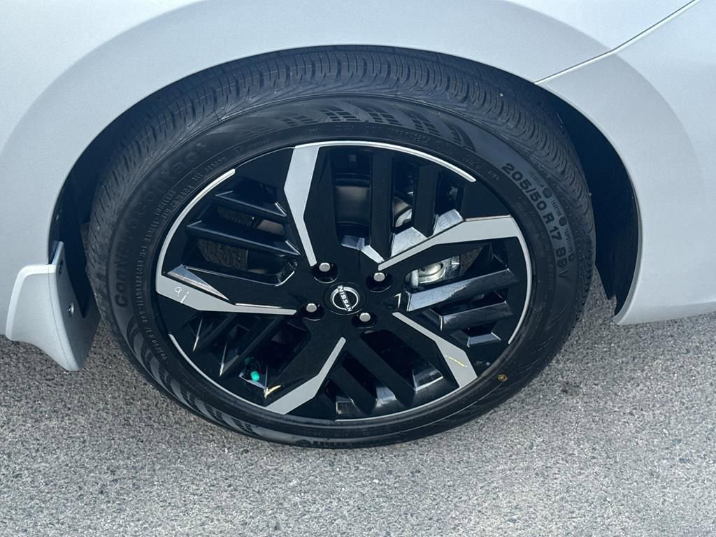 New 2025 Nissan Versa SR image 9