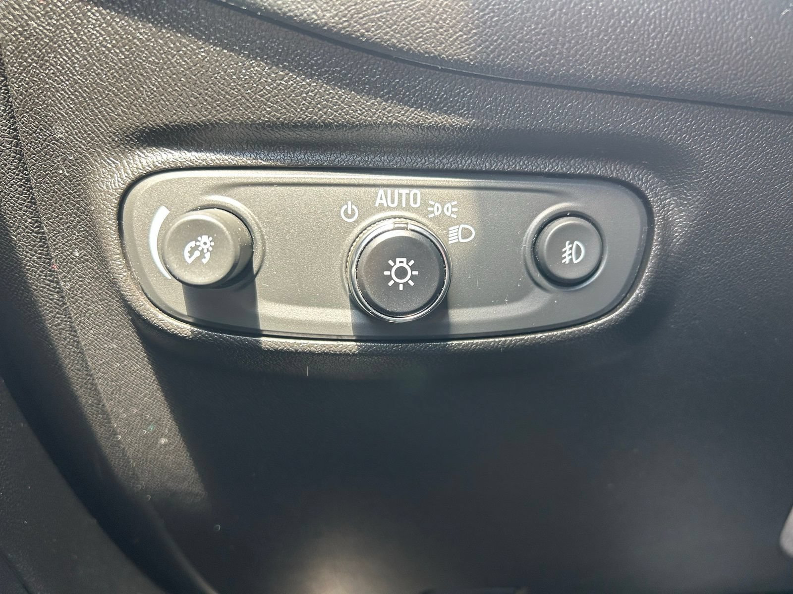 Used 2020 Chevrolet Equinox Premier AWD/4WD image 18