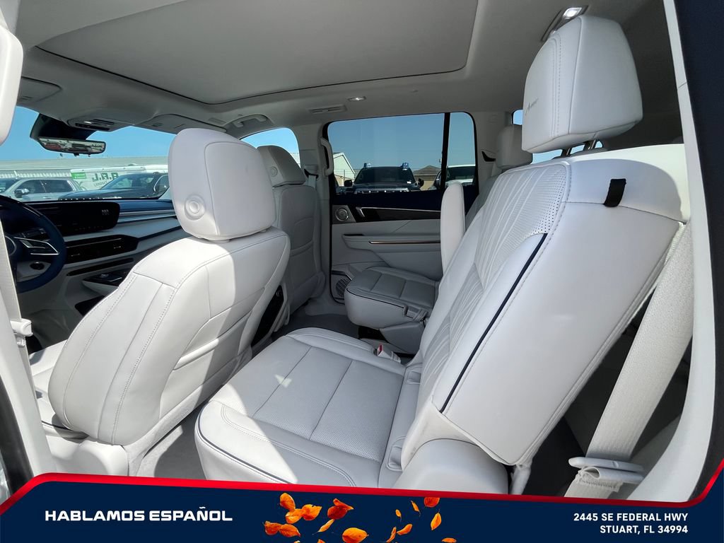 New 2026 Buick Enclave Avenir w/ Super Cruise Package AWD/4WD image 13