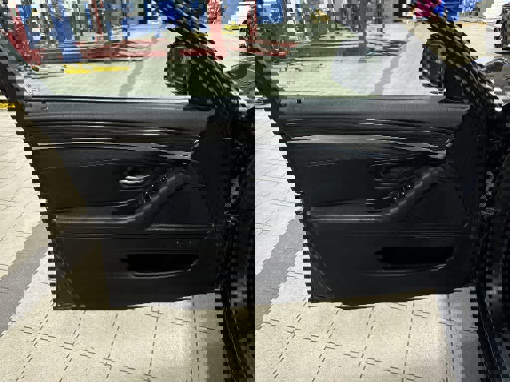 Used 2014 BMW 535i xDrive Sedan image 32